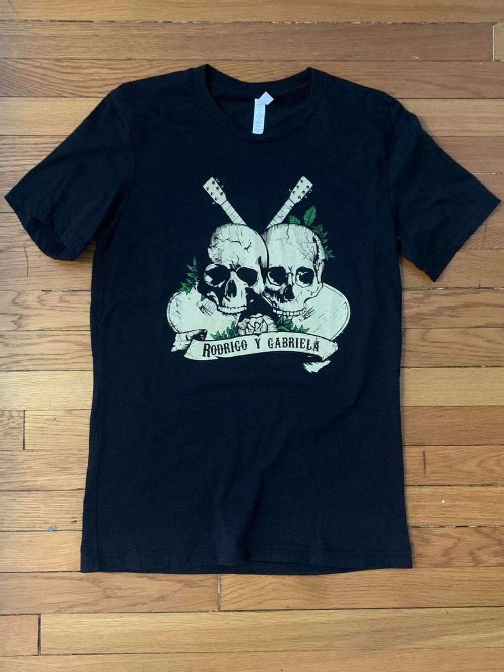 Rodrigo Y Gabriela Twin Skulls Tee - Medium